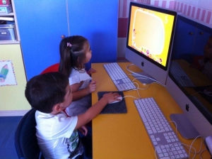 niños con ordenador